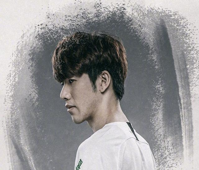 sasi Rambo 完美地击败了 Anyone's Legend ，在 16 分钟时处于劣势，落后 1w。 LGD Gaming 击溃并赢得了第一场比赛