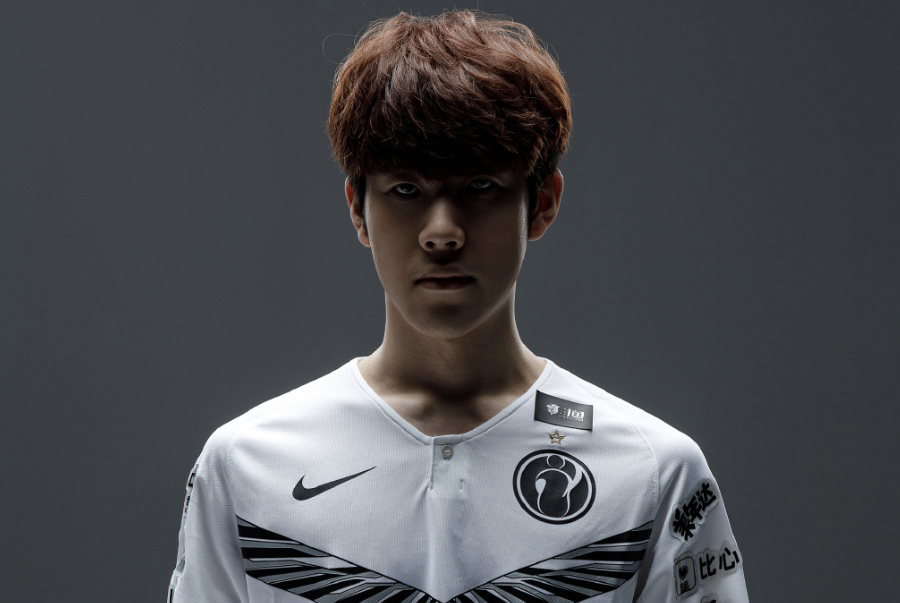 Legacy 摧毁 Wildcard 并晋级 BLAST.tv Austin Major 2025 的第二阶段